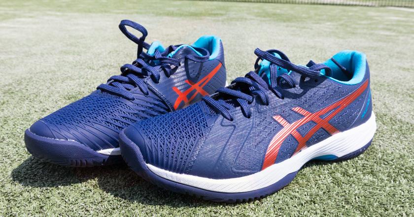 Le Asics Solution Swift sono state progettate in modo ecologico per ridurre l'inquinamento